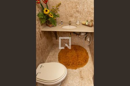 Casa de condomínio para alugar com 351m², 4 quartos e 3 vagasBanheiro Social