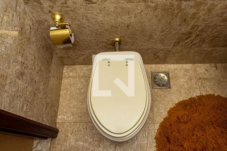 Casa de condomínio para alugar com 351m², 4 quartos e 3 vagasBanheiro Social