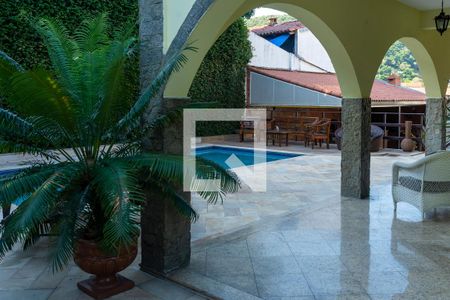 Casa de condomínio para alugar com 351m², 4 quartos e 3 vagasÁrea externa - Varanda