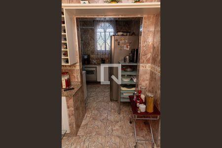 Casa de condomínio para alugar com 351m², 4 quartos e 3 vagasCozinha - Armários