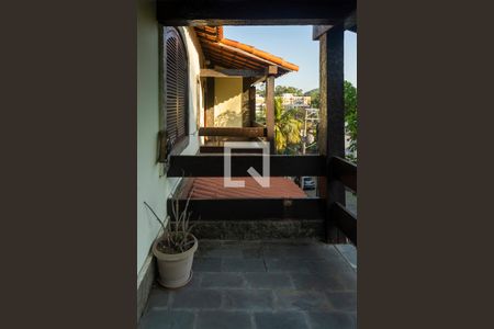 Casa de condomínio para alugar com 351m², 4 quartos e 3 vagasVaranda Suite 1