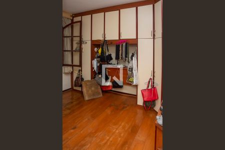 Casa de condomínio para alugar com 351m², 4 quartos e 3 vagasQuarto 4 - Armários