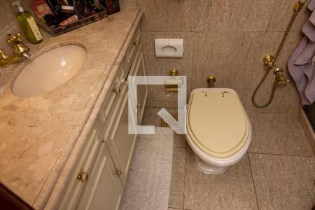 Casa de condomínio para alugar com 351m², 4 quartos e 3 vagasBanheiro suite 3