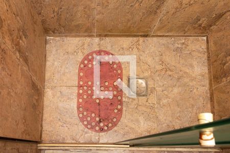 Casa de condomínio para alugar com 351m², 4 quartos e 3 vagasBanheiro suite 1