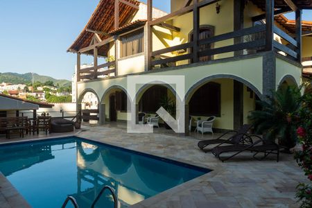 Casa de condomínio para alugar com 351m², 4 quartos e 3 vagasÁrea externa - Piscina