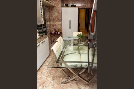 Casa de condomínio para alugar com 351m², 4 quartos e 3 vagasCozinha - Armários