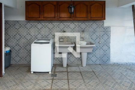 Casa de condomínio para alugar com 351m², 4 quartos e 3 vagasÁrea de Serviço