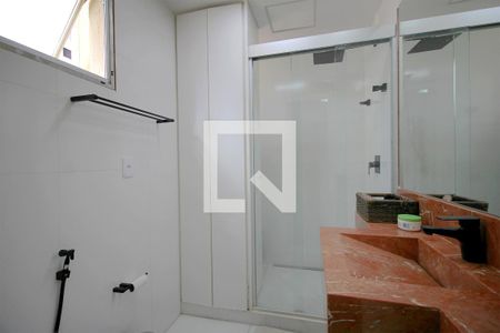 Banheiro da Suíte de apartamento à venda com 4 quartos, 136m² em Sion, Belo Horizonte