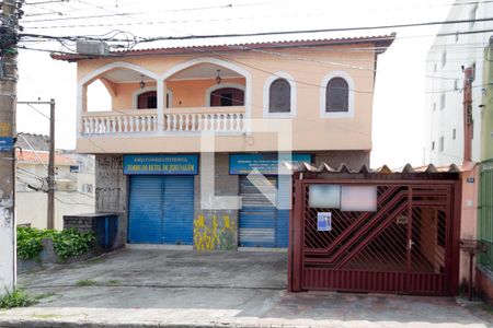 Casa à venda com 215m², 3 quartos e 1 vagaFachada