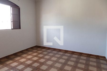 Casa à venda com 215m², 3 quartos e 1 vagaQuarto 2