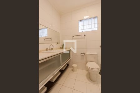 Banheiro de kitnet/studio para alugar com 1 quarto, 25m² em Centro, Florianópolis
