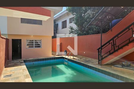 Casa à venda com 300m², 4 quartos e 4 vagasPiscina