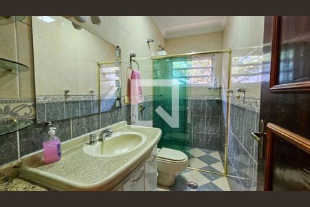 Casa à venda com 300m², 4 quartos e 4 vagasBanheiro da Suíte