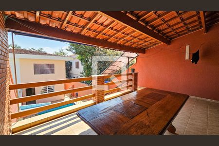 Casa à venda com 300m², 4 quartos e 4 vagasChurrasqueira