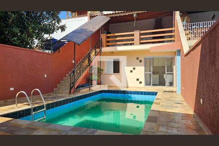 Casa à venda com 300m², 4 quartos e 4 vagasPiscina