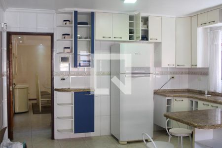 Casa à venda com 300m², 4 quartos e 4 vagasCozinha