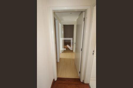 Corredor de apartamento à venda com 2 quartos, 96m² em Bosque, Campinas