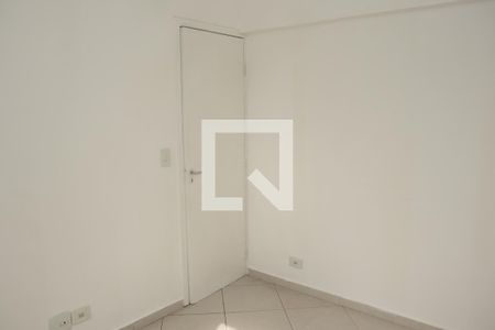 Quarto 1 de apartamento para alugar com 2 quartos, 43m² em Vila Taquari, São Paulo