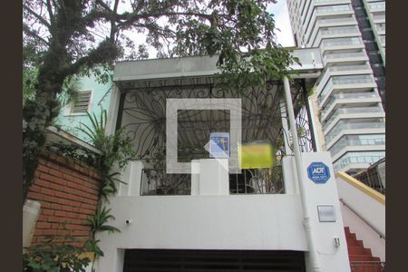 Casa à venda com 200m², 4 quartos e 1 vaga Casa à venda com 200m², 4 quartos e 1 vagaFachada