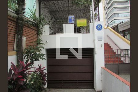 Casa à venda com 200m², 4 quartos e 1 vaga Casa à venda com 200m², 4 quartos e 1 vagaFachada