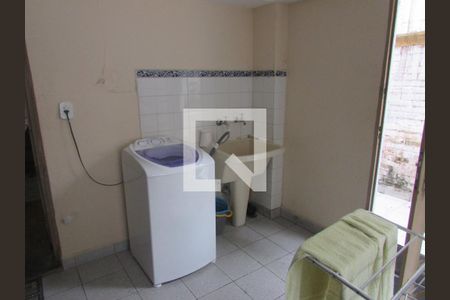 Casa à venda com 200m², 4 quartos e 1 vagaÁrea de Serviço