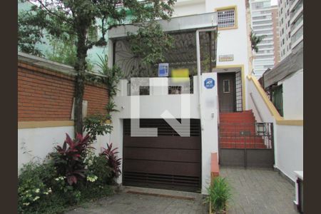 Casa à venda com 200m², 4 quartos e 1 vaga Casa à venda com 200m², 4 quartos e 1 vagaFachada