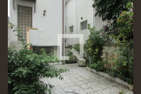Casa à venda com 200m², 4 quartos e 1 vagaQuintal