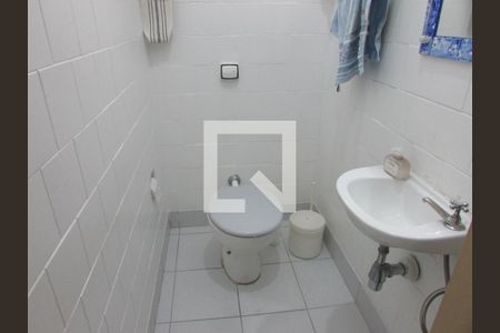 Casa à venda com 200m², 4 quartos e 1 vagaBanheiro 1