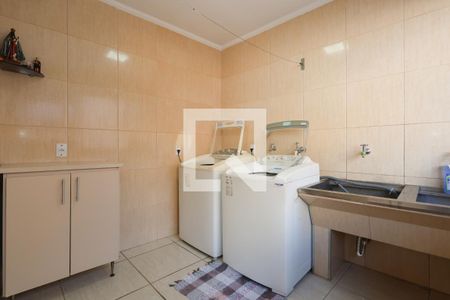 Casa à venda com 290m², 5 quartos e 3 vagas Casa à venda com 290m², 5 quartos e 3 vagasÁrea de serviço