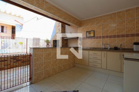 Casa à venda com 290m², 5 quartos e 3 vagas Casa à venda com 290m², 5 quartos e 3 vagasChurrasqueira