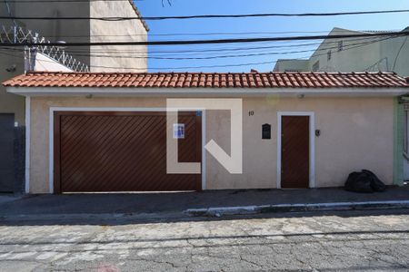Casa à venda com 290m², 5 quartos e 3 vagas Casa à venda com 290m², 5 quartos e 3 vagasFachada