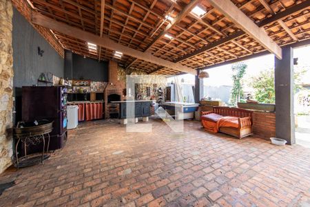 Casa à venda com 355m², 6 quartos e 6 vagas Casa à venda com 355m², 6 quartos e 6 vagasÁrea comum