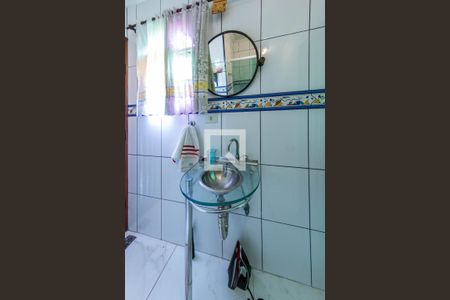 Casa à venda com 355m², 6 quartos e 6 vagas Casa à venda com 355m², 6 quartos e 6 vagasBanheiro 2