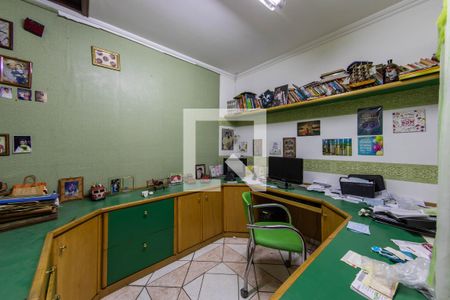 Casa à venda com 355m², 6 quartos e 6 vagas Casa à venda com 355m², 6 quartos e 6 vagasEscritório