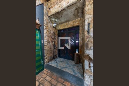 Casa à venda com 355m², 6 quartos e 6 vagas Casa à venda com 355m², 6 quartos e 6 vagasÁrea comum