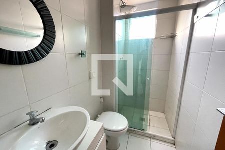 Banheiro  de apartamento para alugar com 2 quartos, 55m² em Vila Centenário, Duque de Caxias