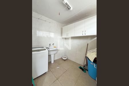 Casa à venda com 167m², 3 quartos e 3 vagasÁrea de Serviço