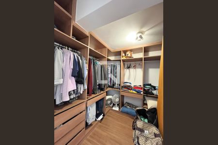 Casa à venda com 167m², 3 quartos e 3 vagasCloset da Suíte 2