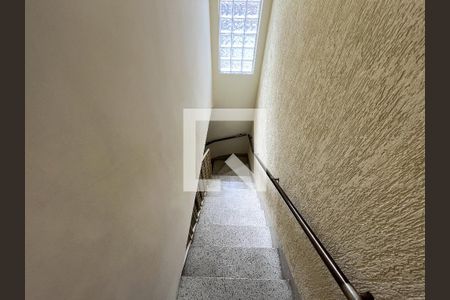 Casa à venda com 167m², 3 quartos e 3 vagasEscada