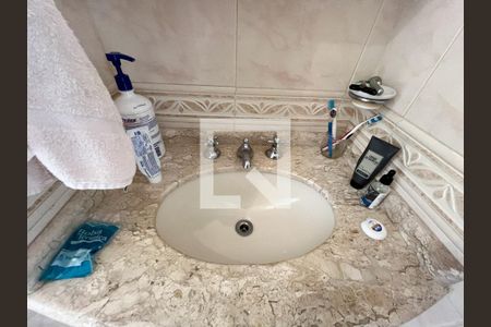 Casa à venda com 167m², 3 quartos e 3 vagasBanheiro Corredor