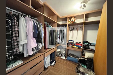 Casa à venda com 167m², 3 quartos e 3 vagasCloset da Suíte 2