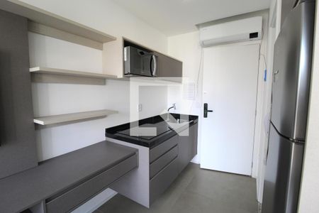 Cozinha de kitnet/studio para alugar com 1 quarto, 24m² em Indianópolis, São Paulo