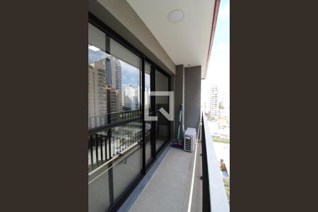 Varanda de kitnet/studio para alugar com 1 quarto, 24m² em Indianópolis, São Paulo