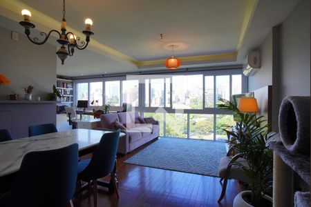 Sala de apartamento à venda com 3 quartos, 255m² em Petrópolis, Porto Alegre