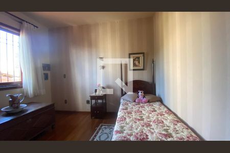 Casa à venda com 420m², 5 quartos e 4 vagas Casa à venda com 420m², 5 quartos e 4 vagasQuarto 3