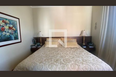 Casa à venda com 420m², 5 quartos e 4 vagas Casa à venda com 420m², 5 quartos e 4 vagasQuarto Suíte