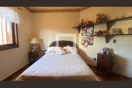 Casa à venda com 420m², 5 quartos e 4 vagas Casa à venda com 420m², 5 quartos e 4 vagasQuarto 2