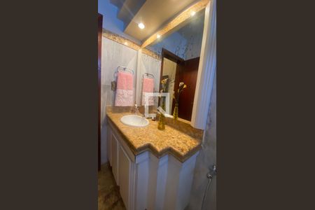 Casa à venda com 420m², 5 quartos e 4 vagas Casa à venda com 420m², 5 quartos e 4 vagasBanheiro Social 1