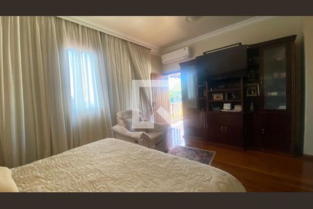 Casa à venda com 420m², 5 quartos e 4 vagas Casa à venda com 420m², 5 quartos e 4 vagasQuarto Suíte