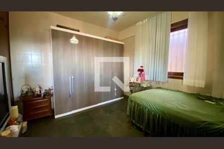 Casa à venda com 420m², 5 quartos e 4 vagas Casa à venda com 420m², 5 quartos e 4 vagasÁrea de Serviço